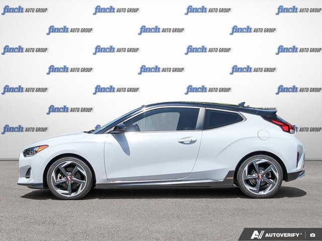 2020 Hyundai Veloster Turbo w/Two-Tone Paint interior sports... in Cars & Trucks in London - Image 3