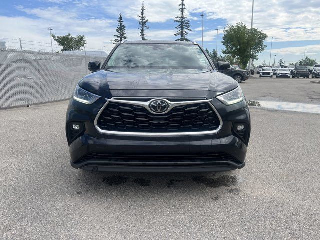 2021 Toyota Highlander LIMITED / PANO ROOF / LEATHER / NAV / 1 in Cars & Trucks in Calgary - Image 2