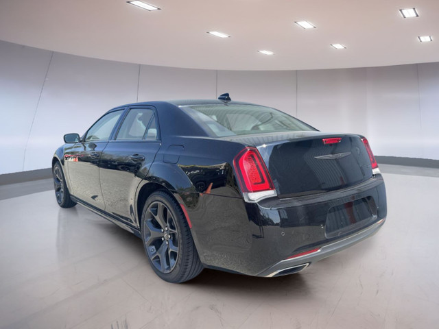 Chrysler 300 300 Touring TI 2022 à vendre dans Autos et camions  à Laurentides - Image 4
