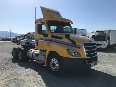 2019 FREIGHTLINER T12664ST;Heavy Duty Trucks - CONVENTIONAL W/O SLEEPER Penske Location 9-380 RIVERS...