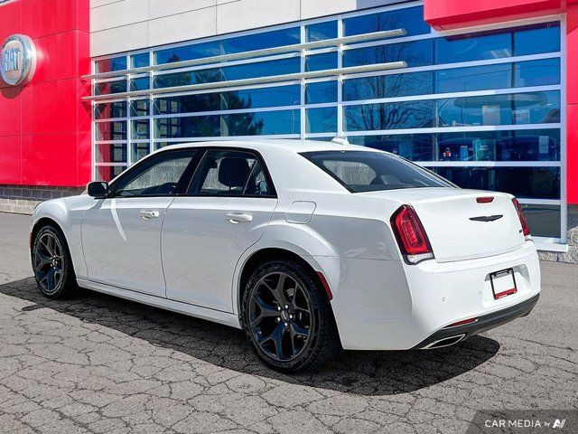 2022 Chrysler 300 300 Touring L | Leather | Nav | Apple Carplay in Cars & Trucks in Guelph - Image 4