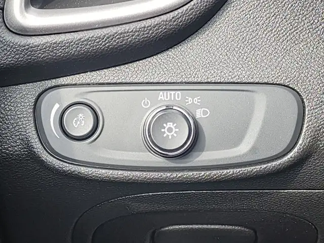 2019 Chevrolet Trax LT in Cars & Trucks in St. Albert - Image 40