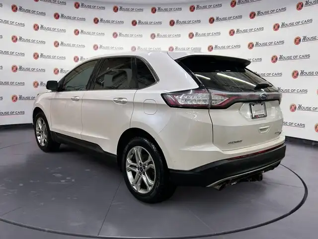 2017 Ford Edge Titanium AWD / Panoramic Sunroof in Cars & Trucks in Calgary - Image 5