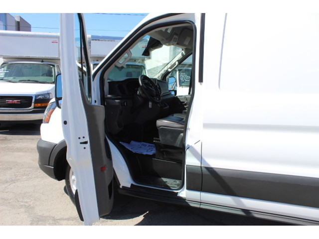 2023 Ford Transit Cargo Van T-250 148 EL AWD 4X4 TOIT HAUT ALLON in Cars & Trucks in Laval / North Shore - Image 2