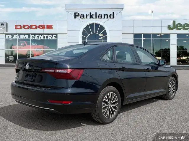 2021 Volkswagen Jetta Highline Sunroof Nav Capable in Cars & Trucks in St. Albert - Image 6