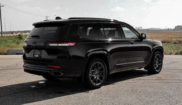 2025 Jeep Grand Cherokee L Summit Reserve in Cars & Trucks in Strathcona County - Image 4