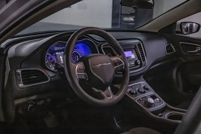 2016 Chrysler 200 LX in Cars & Trucks in Edmonton - Image 12