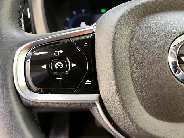 2024 Volvo XC60 B5 PLUS DARK CUIR TOIT PANO NAV 4RM in Cars & Trucks in Laval / North Shore - Image 24