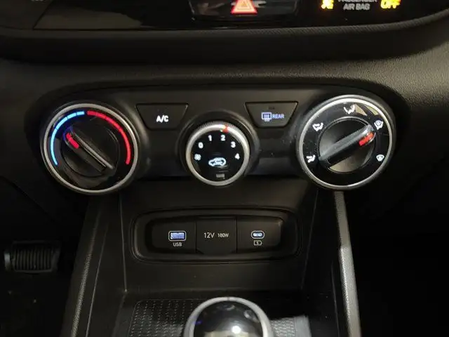 2023 Hyundai Venue Preferred | Heated Seats | Apple CarPlay dans Autos et camions dans Ville d’Edmonton - Image 19