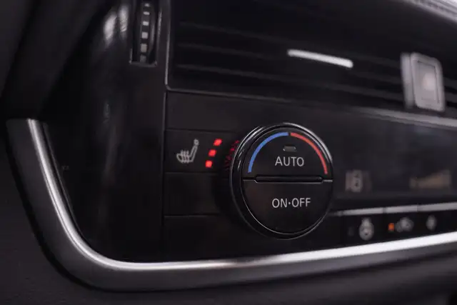 2021 Nissan Rogue SV AWD, Panoramic roof, Electric Seats, Apple  in Cars & Trucks in Mississauga / Peel Region - Image 24