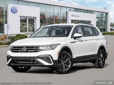 This Volkswagen Tiguan boasts a Intercooled Turbo Regular Unleaded I-4 2.0 L/121 engine powering thi...