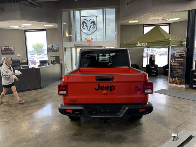 2023 Jeep Gladiator WILLYS in Cars & Trucks in Medicine Hat - Image 4