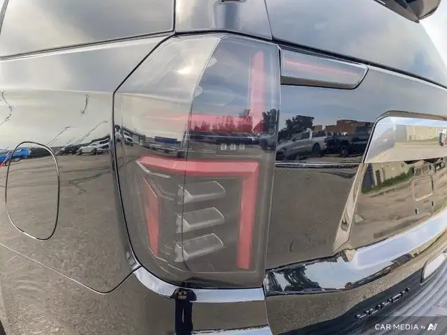 2023 GMC Yukon XL Denali 4x4 DIESEL Sunroof Nav Power Boards in Cars & Trucks in St. Albert - Image 15