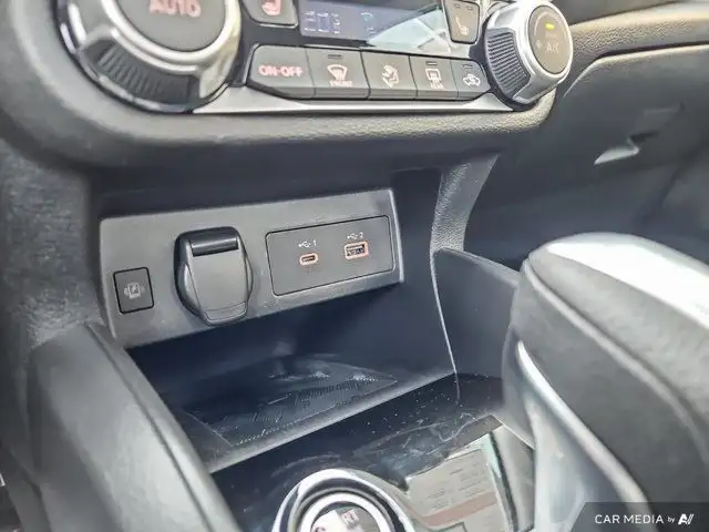 2023 Nissan Versa SR | Apple Car Play | Heated Seats | Wireless dans Autos et camions dans Ottawa - Image 27