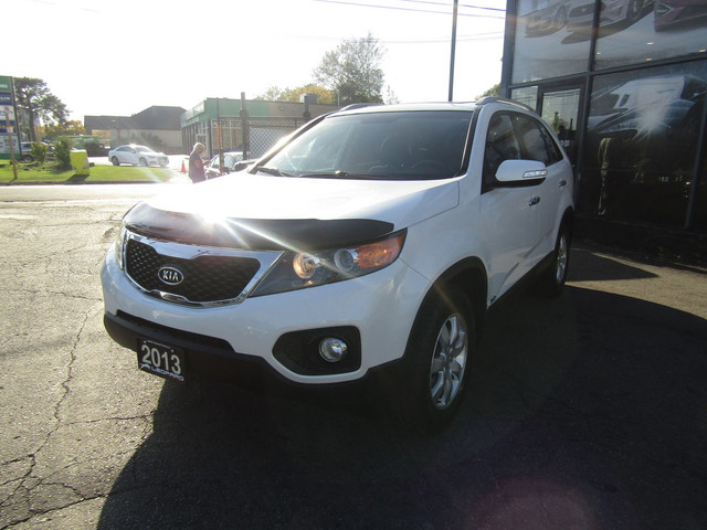 2013 KIA Sorento LX, 4WD, Sunroof, Push To Start, Sensor, Blueto in Cars & Trucks in Mississauga / Peel Region - Image 3