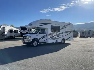 Thor Motor Coach Four Winds Class C gas motorhome 22E highlights: Queen Bed Cab Over Bunk 40in.in. T...