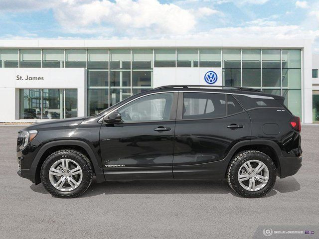 2022 GMC Terrain SLE | CLEAN CARFAX | DUAL-ZONE CLIMATE CONTROL in Cars & Trucks in Winnipeg - Image 2