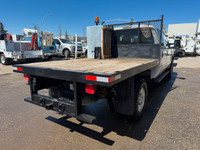 2013 Ford F-350 XLT Flat Deck 6.2L V8 Gas 240,348 KM 4X4 SRW 8 FT 10" Bed Power Windows, Power Doors... (image 4)