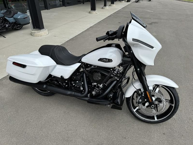 2025 Harley-Davidson FLHX - Street Glide in Sport Touring in Saskatoon - Image 3