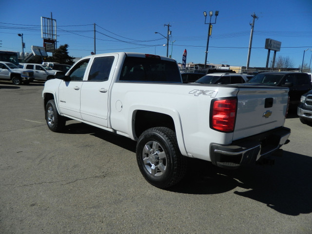 2017 Chevrolet Silverado 2500 DURAMAX DIESEL ( 92 000 KMS ) in Cars & Trucks in Edmonton - Image 3