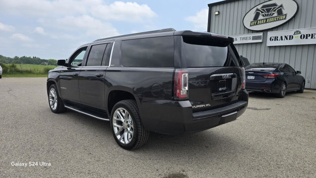 2018 GMC Yukon XL SLT in Cars & Trucks in London - Image 3