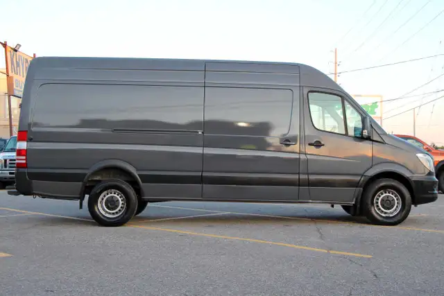 2017 Mercedes-Benz Sprinter 2500 170"+3-Passenger+Certified dans Autos et camions dans Région de Mississauga/Peel - Image 9
