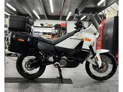 2010 KTM 990 ADVENTURE Les photos peuvent être à titre indicatif et sans inscription. Les promotions...