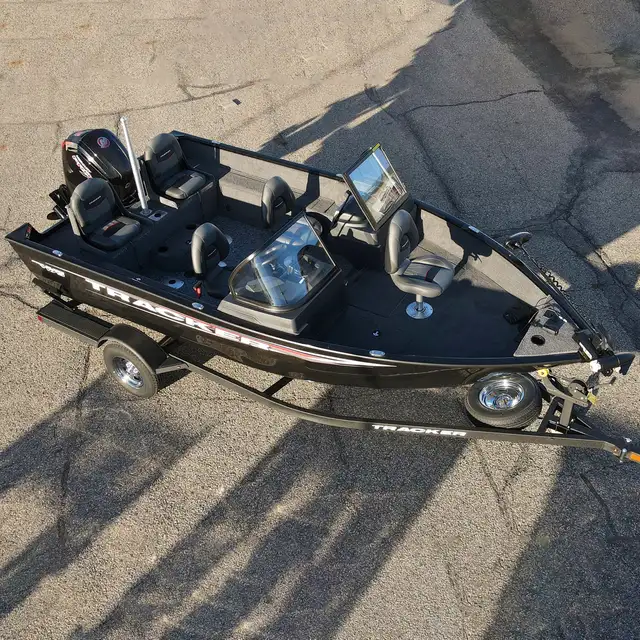 2025 TRACKER PRO GUIDE V-175 Combo -Best Fishing Boat, Mercury in Powerboats & Motorboats in Prince Albert - Image 2