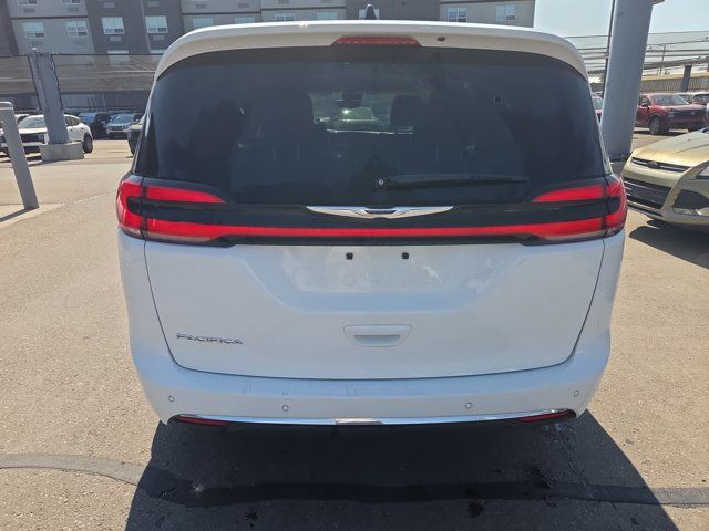 2024 Chrysler Pacifica TOURING-L | LEATHER | BACK UP CAM in Cars & Trucks in Calgary - Image 4