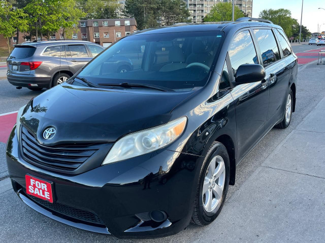 2011 Toyota Sienna in Cars & Trucks in City of Toronto - Image 3