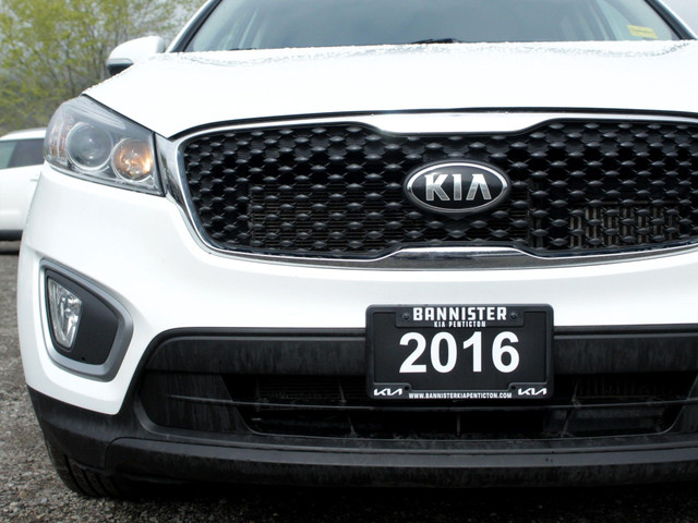 2016 Kia Sorento 2.0L LX+ - BC Vehicle - Clean Carfax History... in Cars & Trucks in Penticton - Image 3