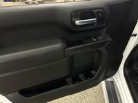 ALL VEHICLES COME CERTIFIED WITH A 90 POINT INSPECTION. Engine: 8 Cylinder Engine 5.3L/325CI L/100Km... (image 9)
