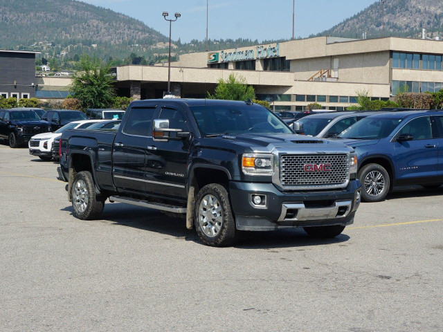 2017 GMC Sierra 2500HD in Cars & Trucks in Penticton - Image 3