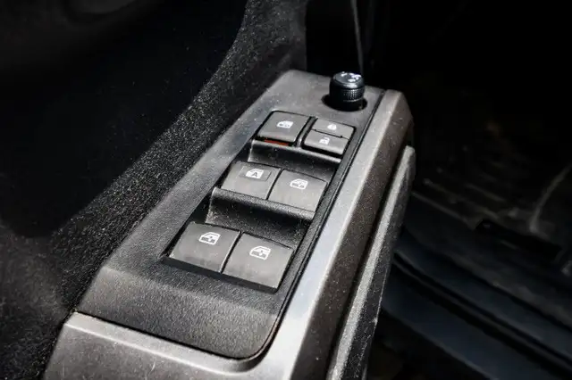 2022 Toyota Tacoma SR5 • SIDE STEPS • HEATED SEATS • CP/AA in Cars & Trucks in Kingston - Image 11