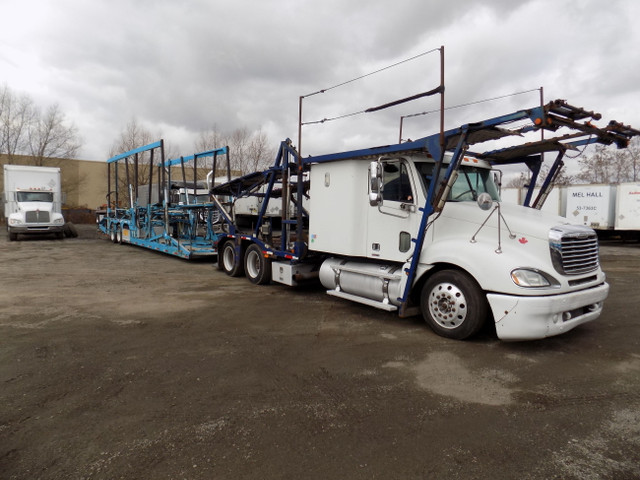 2005 FREIGHTLINER CL120 2005 Freightliner w/Cottrell CX11 Nexgen in Heavy Trucks in Oshawa / Durham Region - Image 2