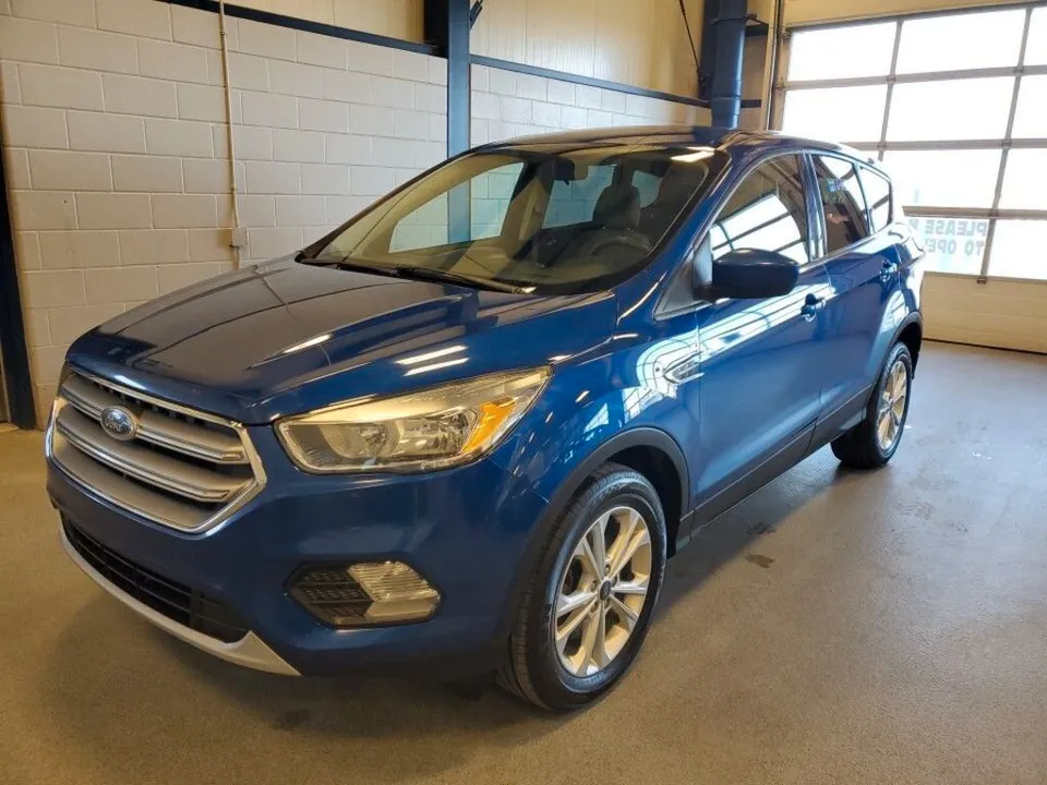 2017 Ford Escape SE W/HEATED FRONT SEATS