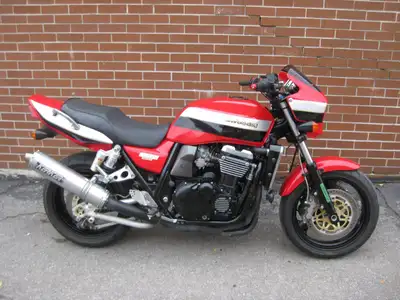 Welcome New Riders! Financing Options Available! The Kawasaki ZRX1100R combines the character and lo...