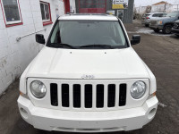 This Jeep Patriot boasts a Gas I4 2.4L/144 engine powering this Variable transmission. Options: SUN/... (image 2)