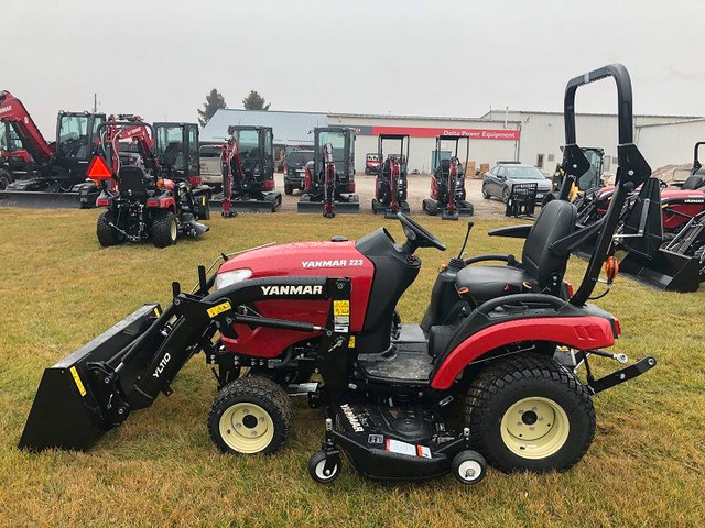 2022 YANMAR SA223 TRACTOR WITH LOADER AND MOWER in Farming Equipment in London - Image 4