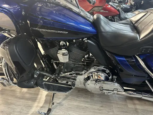 2015 Harley-Davidson Touring ROAD GLIDE CVO in Street, Cruisers & Choppers in London - Image 17