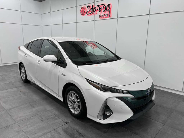 2017 Toyota Prius Prime SIEGES CHAUFFANTS - BLUETOOTH in Cars & Trucks in Québec City