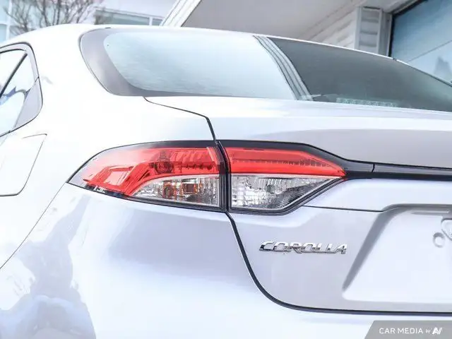 2021 Toyota Corolla LE in Cars & Trucks in Oshawa / Durham Region - Image 9