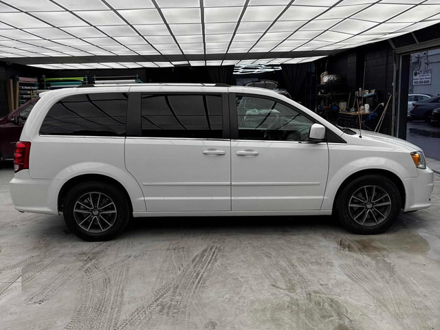 2017 Dodge Grand Caravan CVP/SXT NAVIGATION | STOW N GO | KEY... in Cars & Trucks in London - Image 3