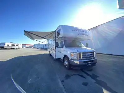 EAST TO WEST Entrada Class C gas motorhome 2950OK highlights: Private Bedroom Separated Bathroom U-S...