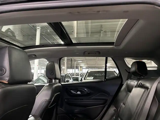 2022 GMC Terrain AT4 AWD|NAV|BOSE|PANOROOF|LEATHER|ALLOYS|+++ dans Autos et camions dans Ville de Toronto - Image 7