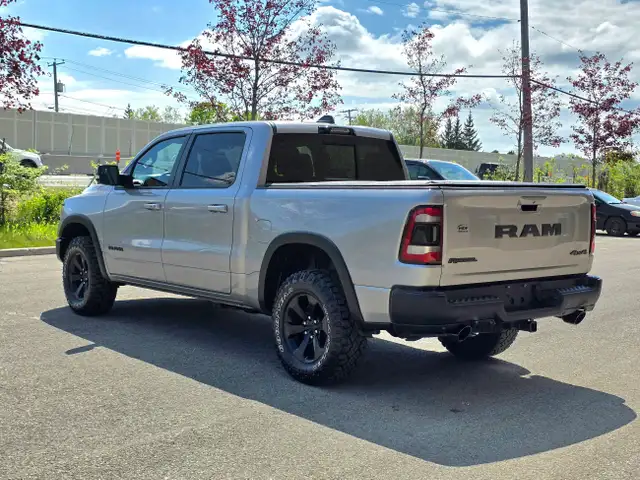 Ram 1500 Rebel Crew Cab SB 4WD 2022 in Cars & Trucks in Laval / North Shore - Image 9