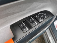 • Power_Brakes • Power_Windows • Power_Mirrors • Power_Locks • Keyless_Entry • Air_Conditioning • Ti... (image 9)
