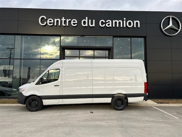 2023 Mercedes-Benz Sprinter 2500 170 Wheelbase High Roof Ensembl in Cars & Trucks in Laval / North Shore - Image 3