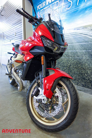 2023 Moto Guzzi V100 Mandello in Touring in Winnipeg - Image 2