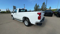 This Chevrolet Silverado 1500 is equipped with: 40/20/40 Front Split Bench Seat, Cruise Control, 10-... (image 8)